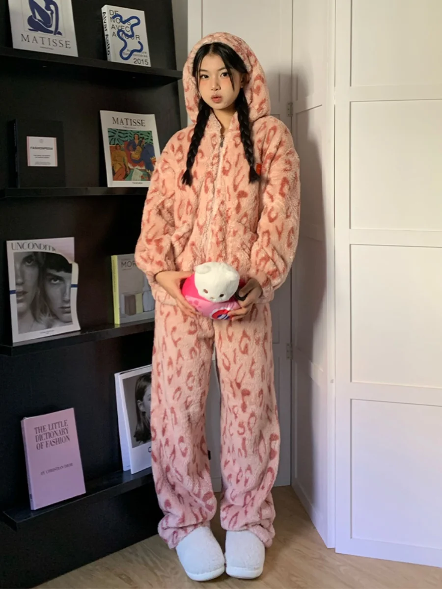 

Sweet Pink Leopard Print Coral Fce Hooded Spwear Women's Winter Thiened Fluffy Home Clothes Set Long Sve Zipper Cl...