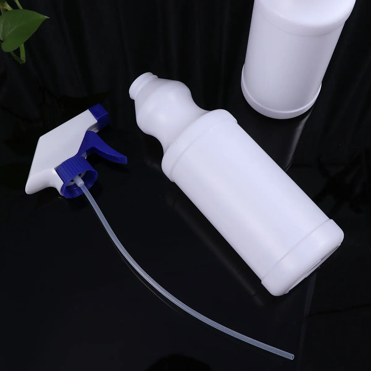 

4PCS 500ml Plastic Spray Bottles Empty Leak Proof Pump Water Mist Stream Gardening Cleaning Chemical Resistant Thickened