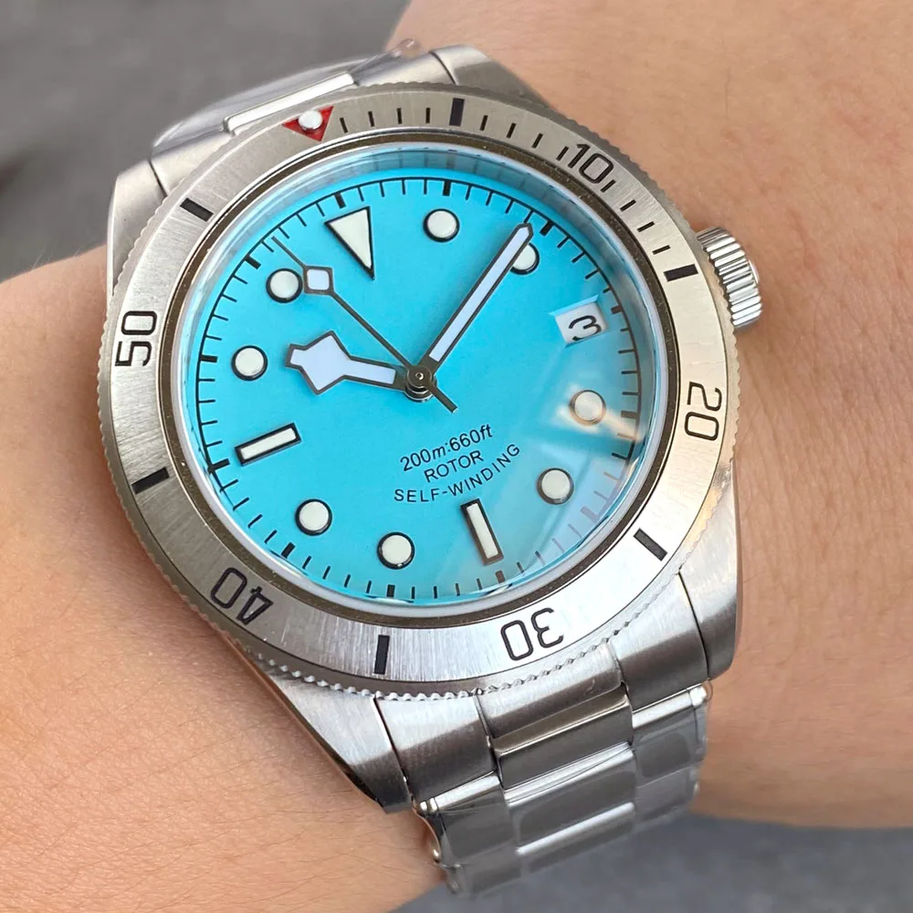 カスタマイズされた Corgeut ビジネス腕時計男性 NH35 ムーブメントサファイアガラス日付ブルーグリーンダイヤル機械式時計発光