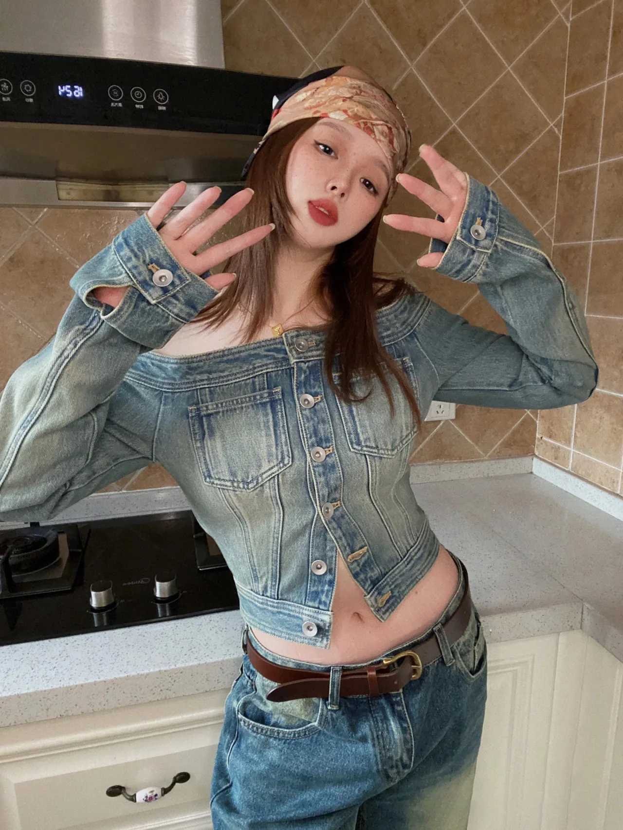 Stylewomen's Denim Jacketwomen's New 2024 New Spicy Girls Street Fashion Retro One Shoulder Single Row Button Denim Long Sleeve