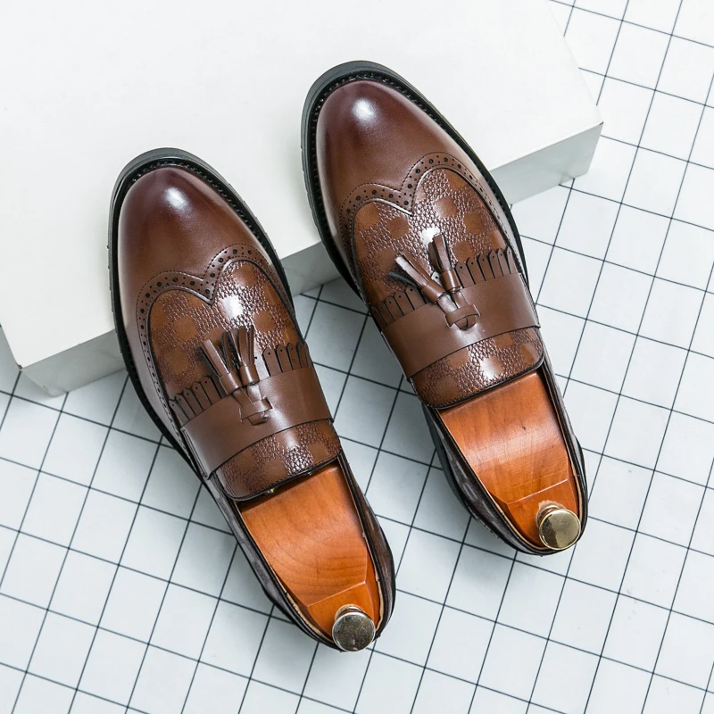 Italian Brand Men\'s Wedding Pointed Shoes Soft Soled Anti Slip Men\'s Loafers Leather Casual Shoes Fashionable Blue Free Delivery