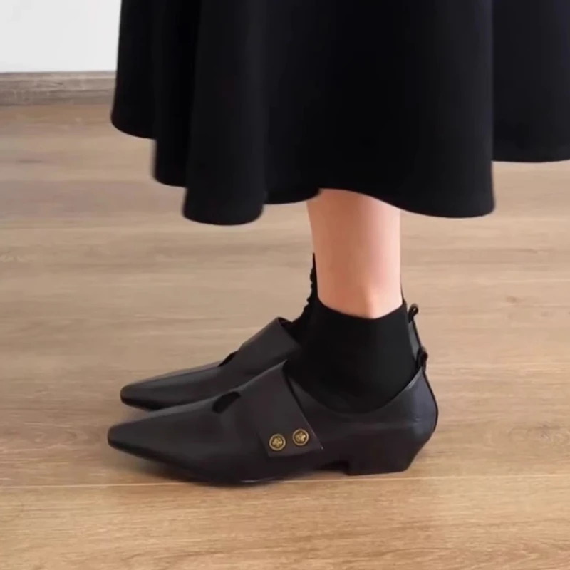 مصمم أحذية بدون كعب منخفضة النساء ريترو أشار تو موضة النمط البريطاني أحذية جلدية صغيرة أنيقة العلامة التجارية ماري جين أحذية النساء