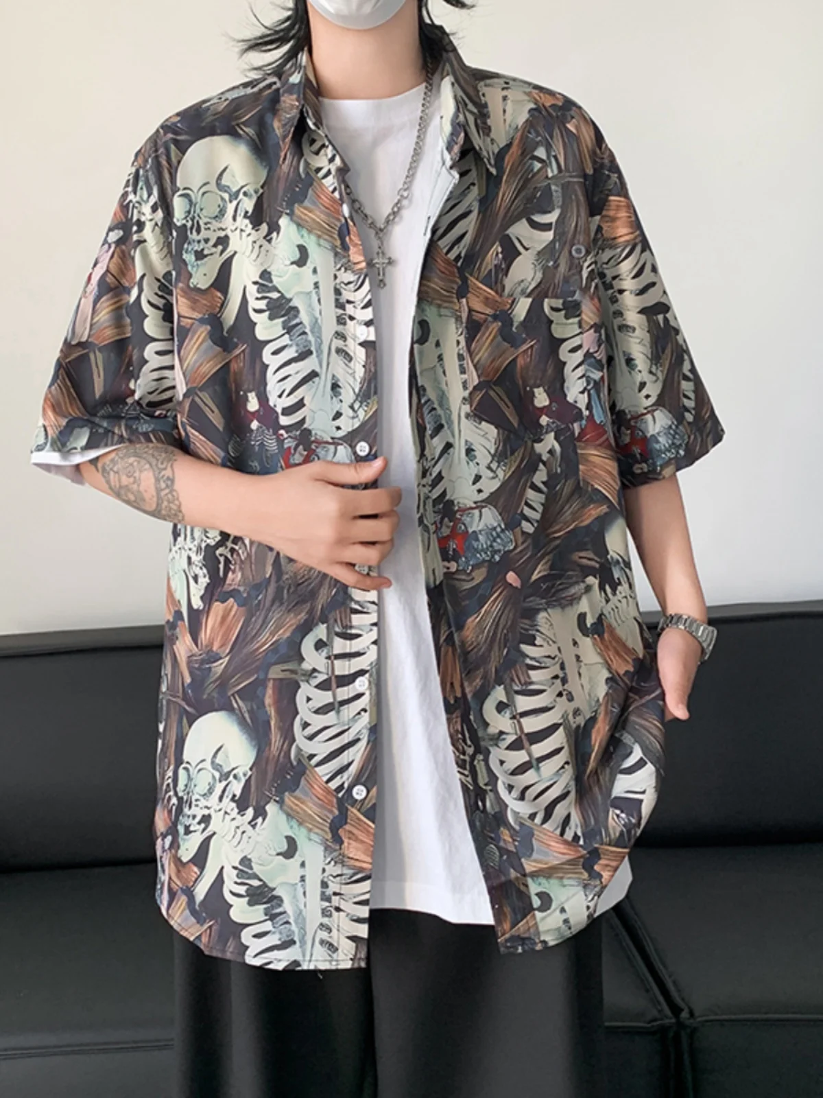 

Мужская футболка с принтом Doodle Print Ice Silk, летняя, охлаждающая, пляжная, свободного кроя, в американском стиле, модная, молодежная, тонкая, размер M