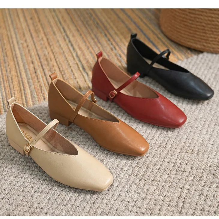 

Shallow mouthed single shoe women's spring and summer new retro buckle low heels square toe soft leather shoes