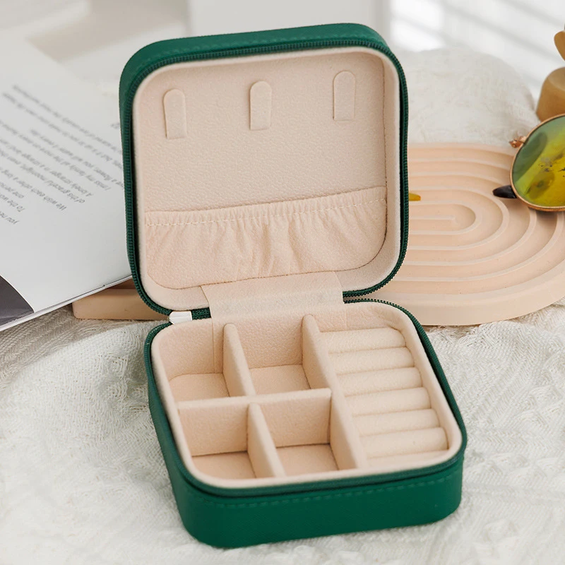 Einfache und tragbare Reise-Schmuckaufbewahrungsbox für Armbänder, Ohrringe, Ringe und Ohrstecker – Detail 15