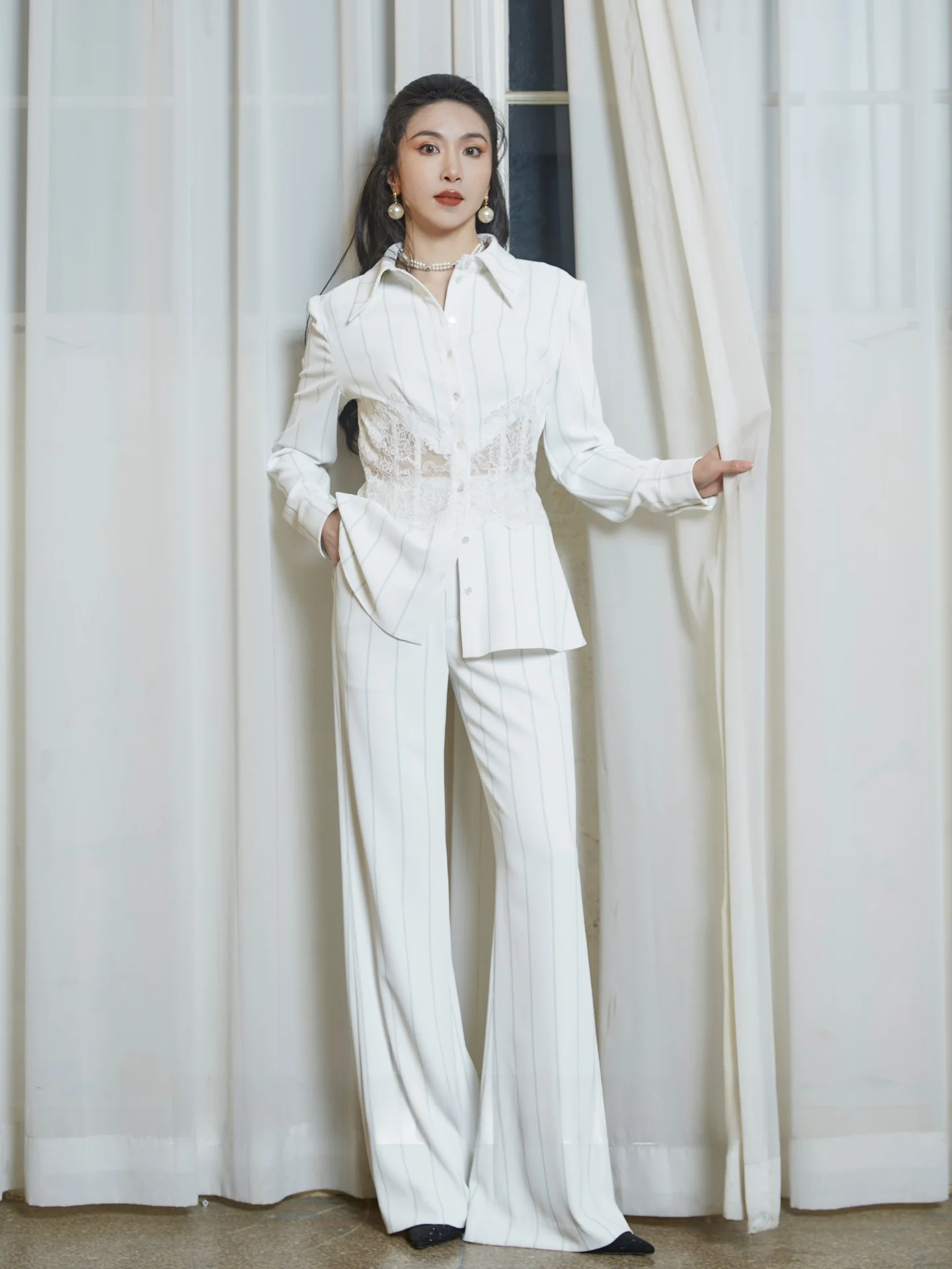 

Xuan Ying Ji Black White Stripes Embroidery Lace Fishbone Shirt Wide Leg Pants Fashion Set Women's Long Sleeve Shirt Spring A...