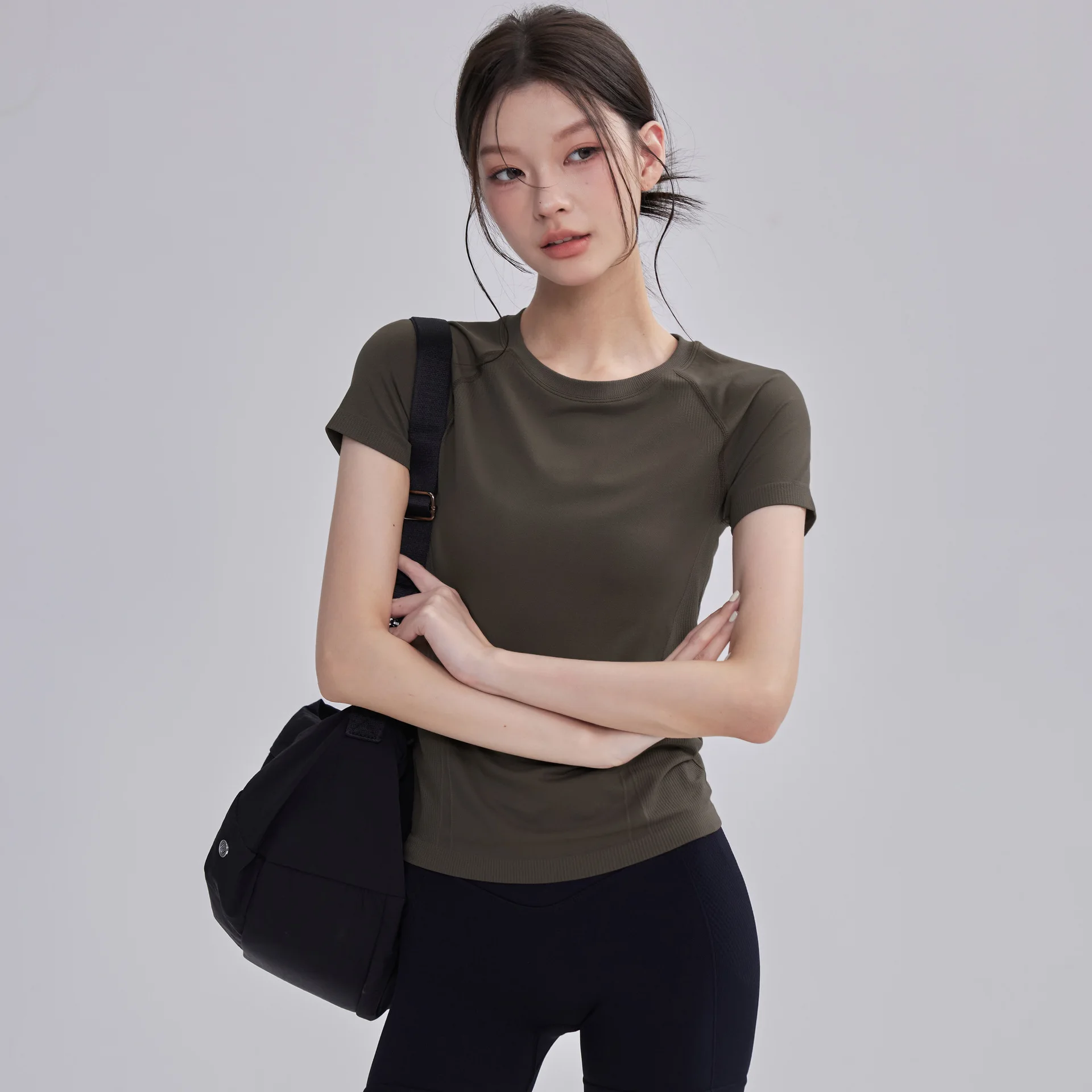 

Women's Fitn ort Sve Top Qui Dry Running Training Summer Slimming Breathable Yoga Sportswear Upper Body irt