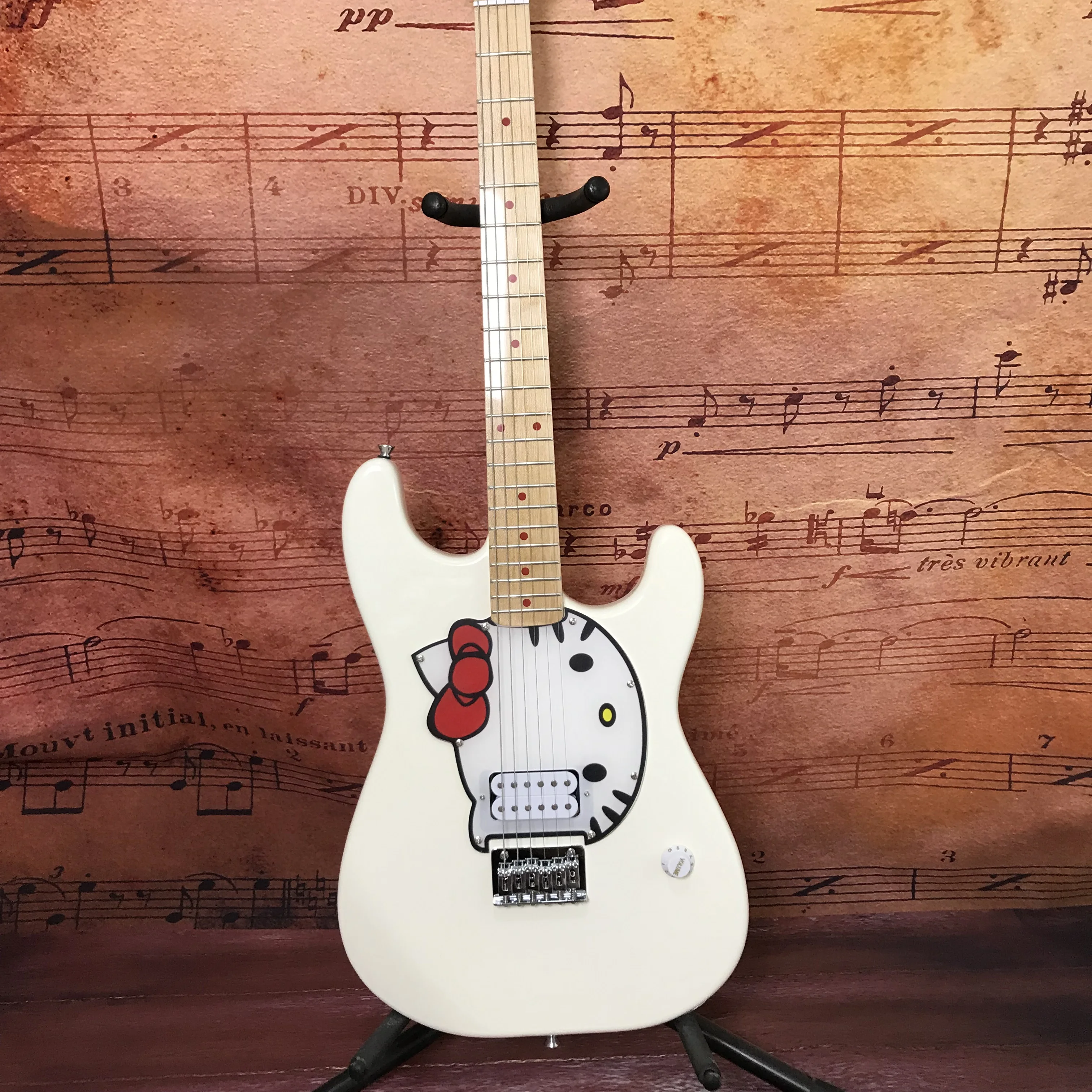 

Chinese electric guitar Hello cat S T vintage white color basswood body maple neck High quality and low price hot sale
