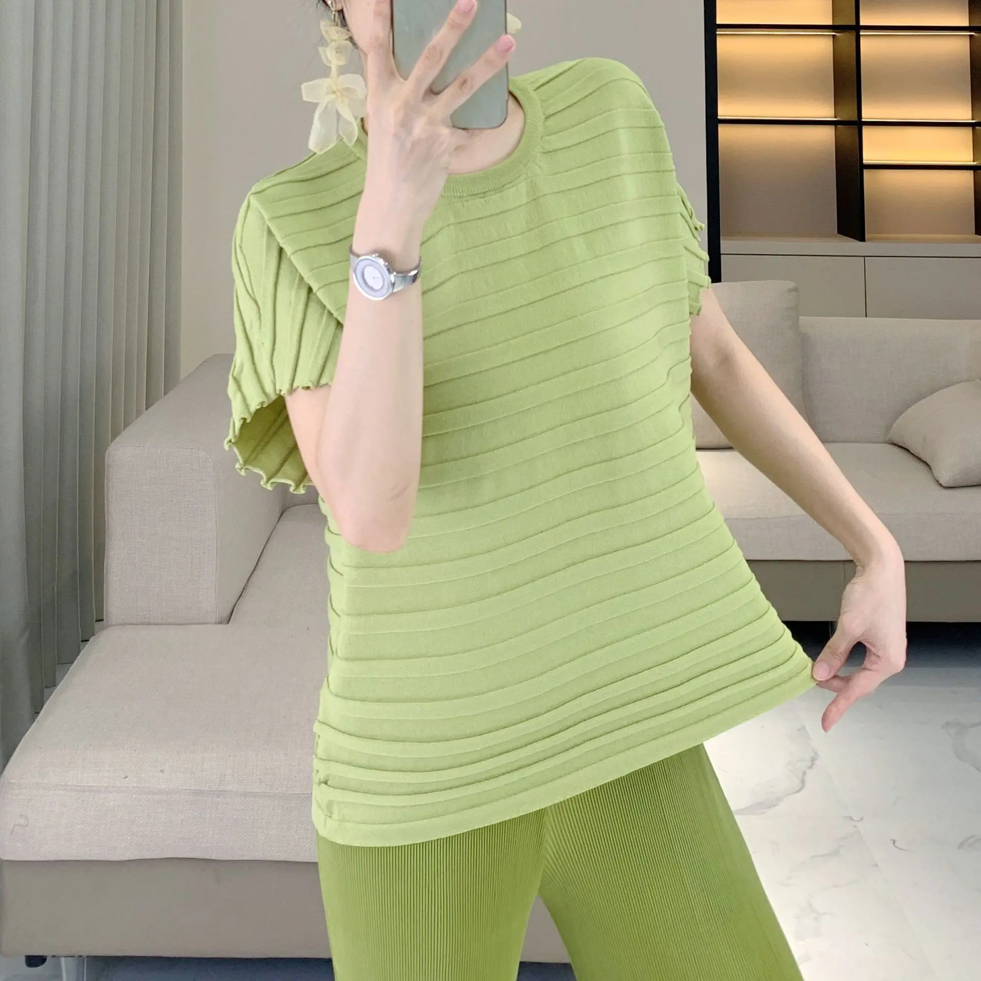 Miyake nouveau T-Shirt femme col rond tricoté mode Plisse ample femmes polyvalent plissé couleur unie à manches courtes haut