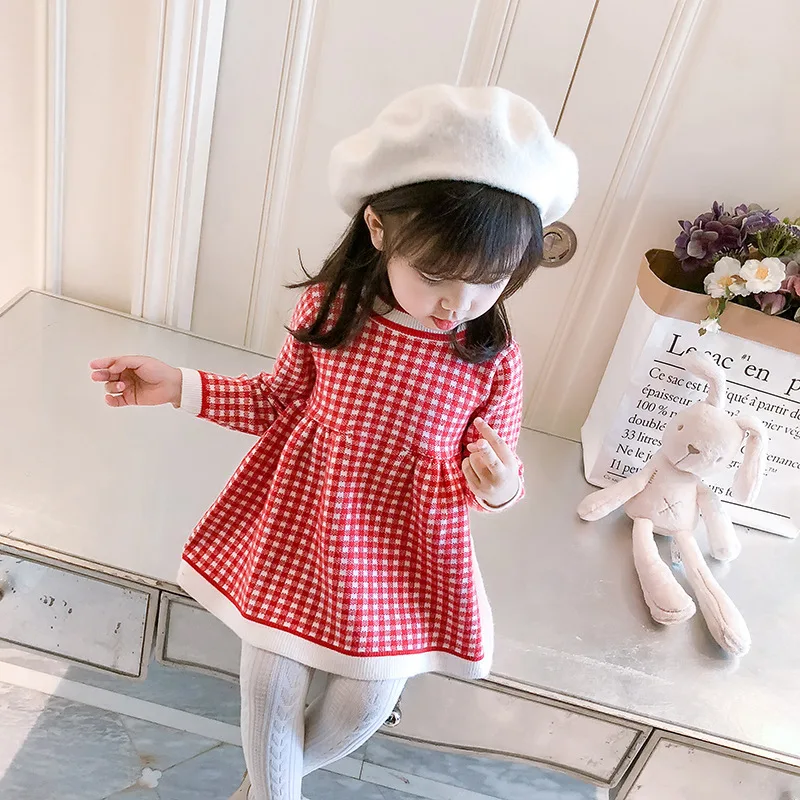Neues kariertes, bedrucktes, langärmeliges, farbblockiertes, süßes und niedliches, modisches, warmes Mini-Wollkleid für Mädchen im Herbst und Winter. – Detail 4