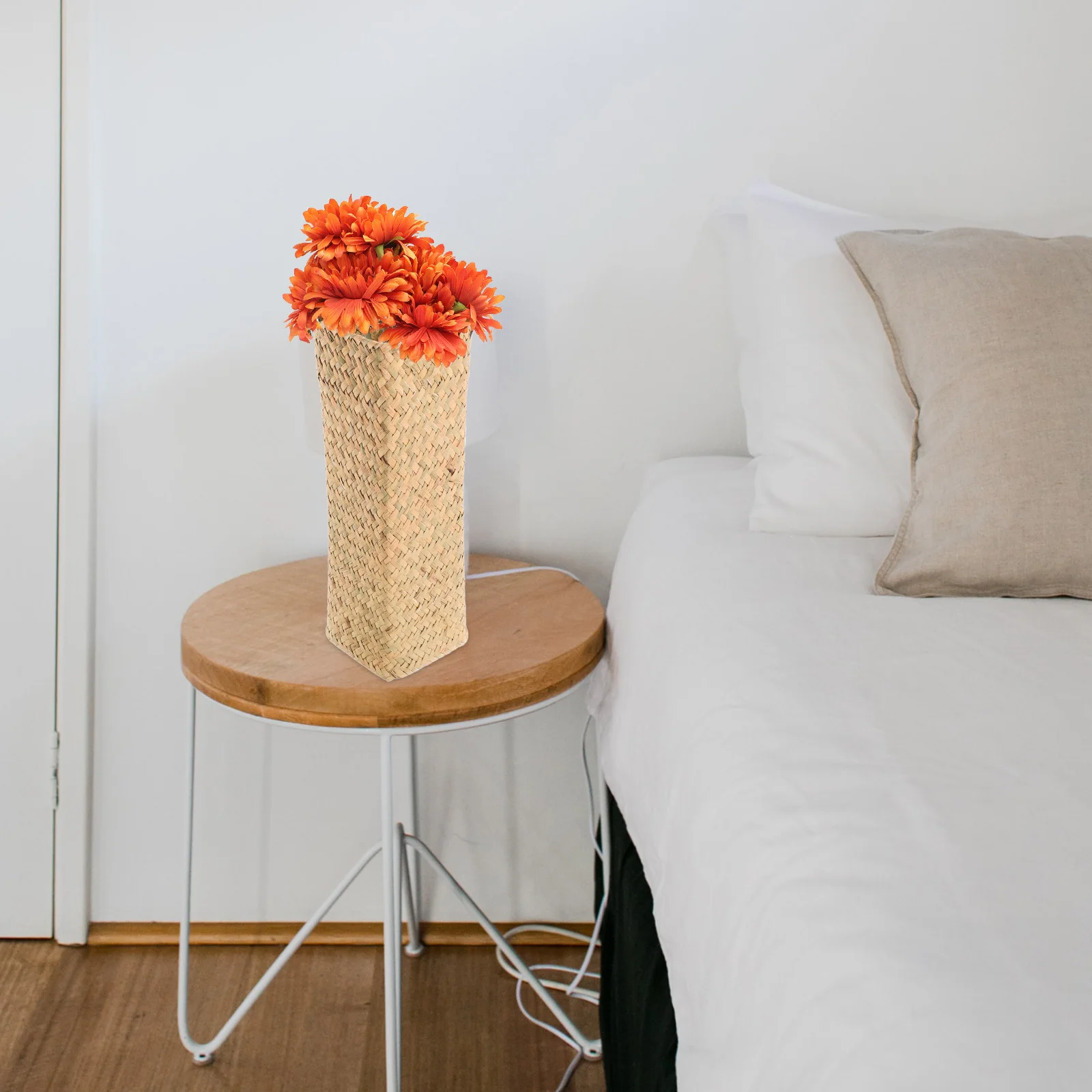 

Decorative Woven Flower Vase Handcrafted Straw Design Fresh Natural Look for Home Art Display Dried Flowers Photography Prop