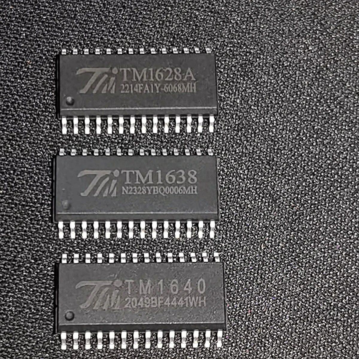 10 шт. оригинальные цифровые трубки ЖК-светодиодный драйвер TM1638 TM1628A TM1640 TM1621C TM1627 SOIC-28-300mil SMD 28 контактов