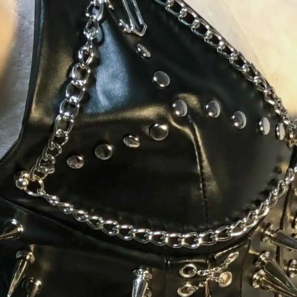 Festival Bra Y2K Tops 2026 Cyber Grunge Punk Rock Clothes with Spikes Emo Clothing Teens ALT Gothic Tank Goth T-shirt Sexy