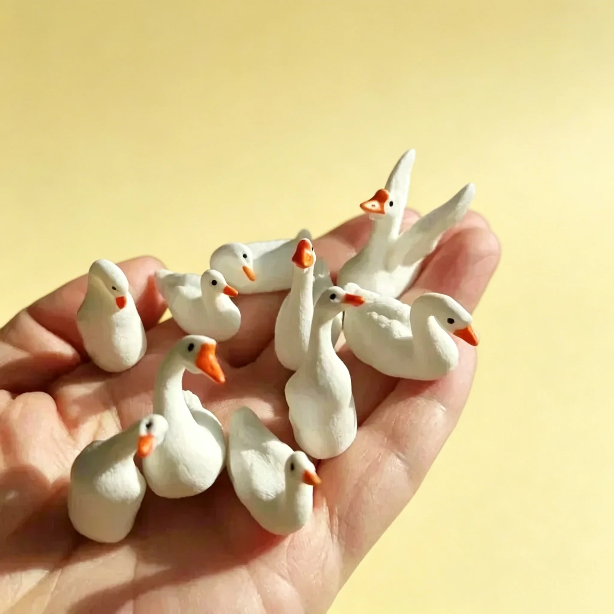 10Pcs Cute Mini White Swan Figurines Small Animal Miniatures for Fairy Garden Moss Terrarium Ornament & Dollhouse Decor Supplies
