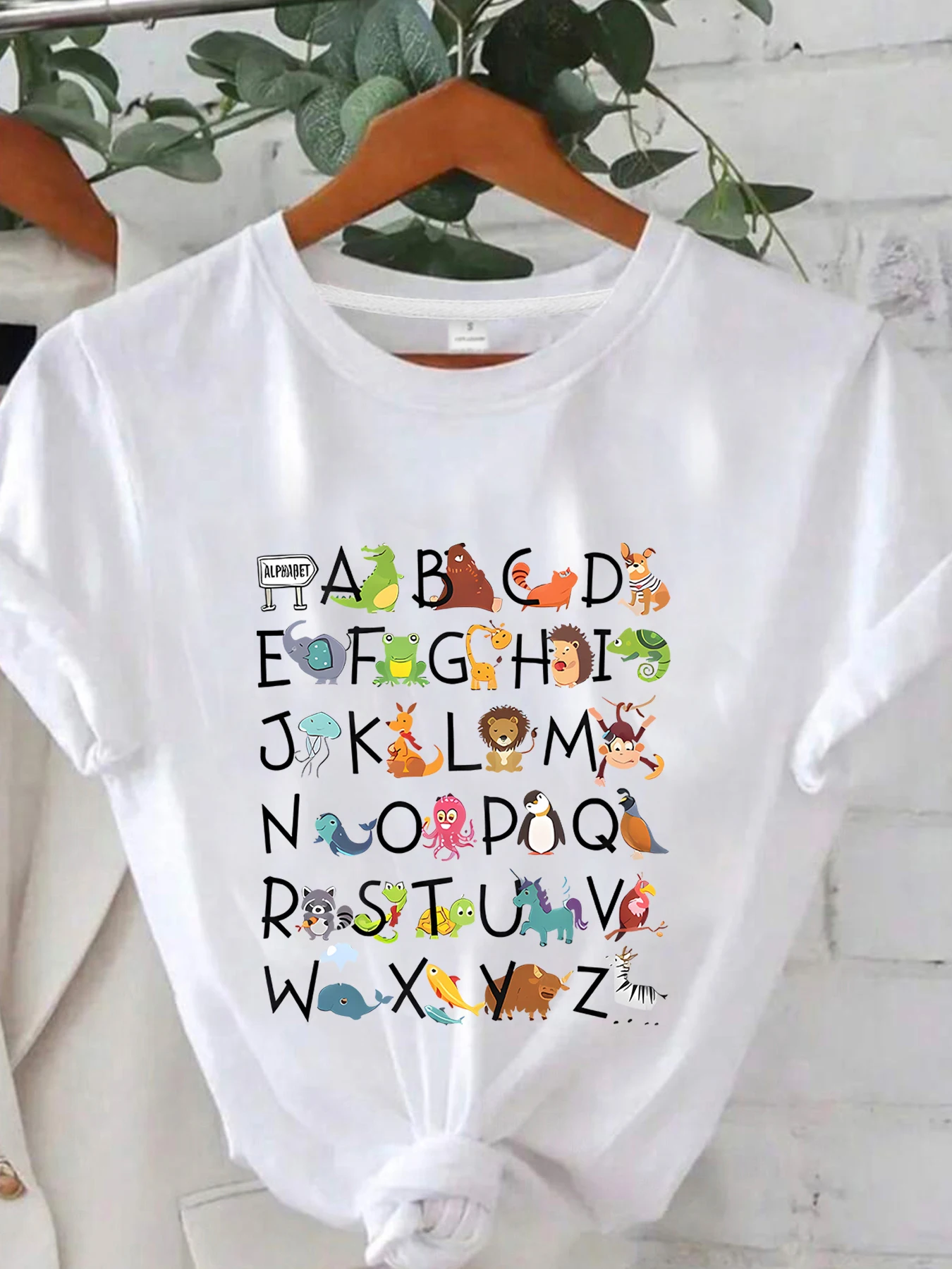 

Alphabet Animal World Plus size women's round neck short sleeve T-shirt with elastic half sleeves and trendy prints