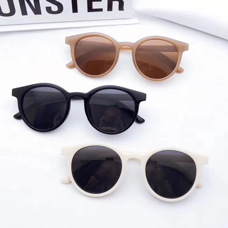 แว่นกันแดด unisex กรอบพีซีขนาดใหญ่เลนส์เรซินแว่นกันแดดป้องกันรังสียูวีต่างๆแว่นกันแดดขนาดใหญ่ unisex ขนาดเดียว
