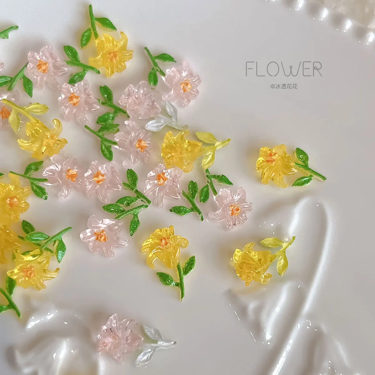 50 szt. Ozdób do paznokci Lily, mieszanka kwiatów, błyszczące, lodowe, transparentne, 3D, różowe, płaskie, 3D, cyrkonie do zdobienia paznokci, akcesoria DIY