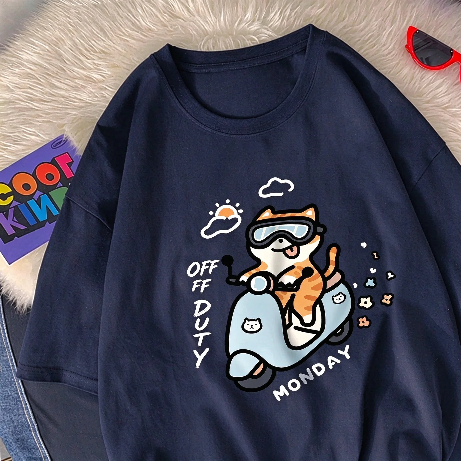 2026 Unisex Cute Cat Scooter Graphic T-shirt OFF DUTY MONDAY Funny Cartoon Print Short Sleeve Cotton Casual Streetwear Tee Tops