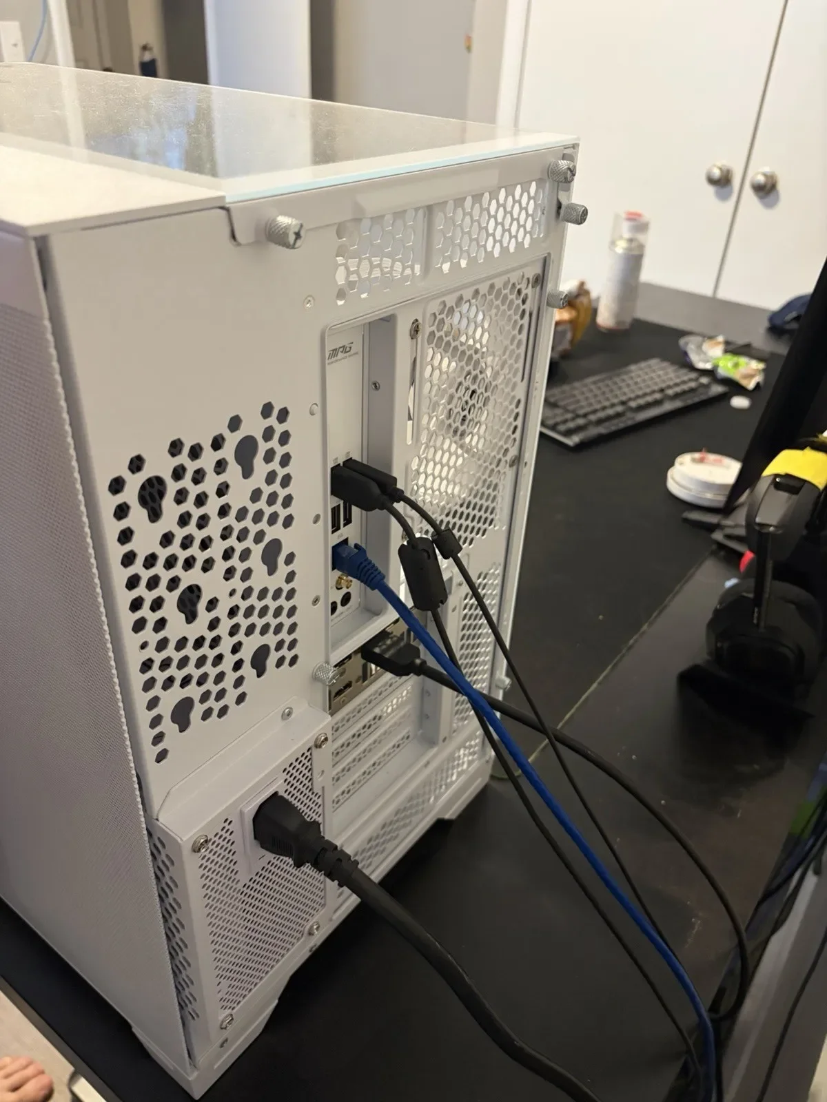 Op maat gemaakte pc Asus 5090 + Ryzen 7 7800x 3D + 32 GB Ram + 4 TB opslag