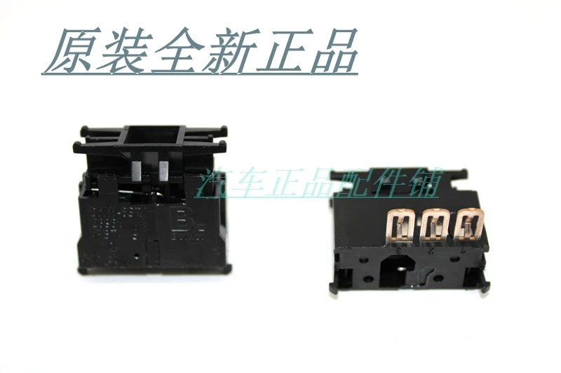 1 قطعة لفولكس واجن ساجيتار ماجوتان تيغوان رائع باسات لافيدا CC جولف 6GTI المصباح القراءة زر مفتاح الإضاءة