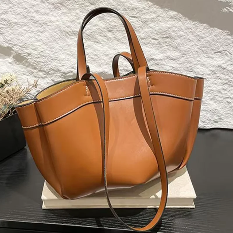 

Versatile Fashion Shoulder Bag Luxury Texture Advance Simple Solid Color Bucket Bag Lady Work Commute Large Capacity Tote Bag