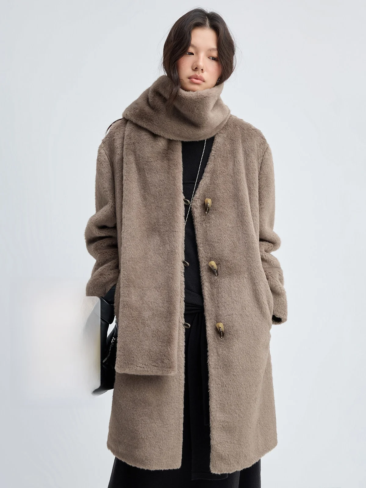 

JUSLIN Matte Faux Fur Vest Long Coat with Scarf V-Ne Button Design Polyester Fiber Casual Sle Women's Outerwear