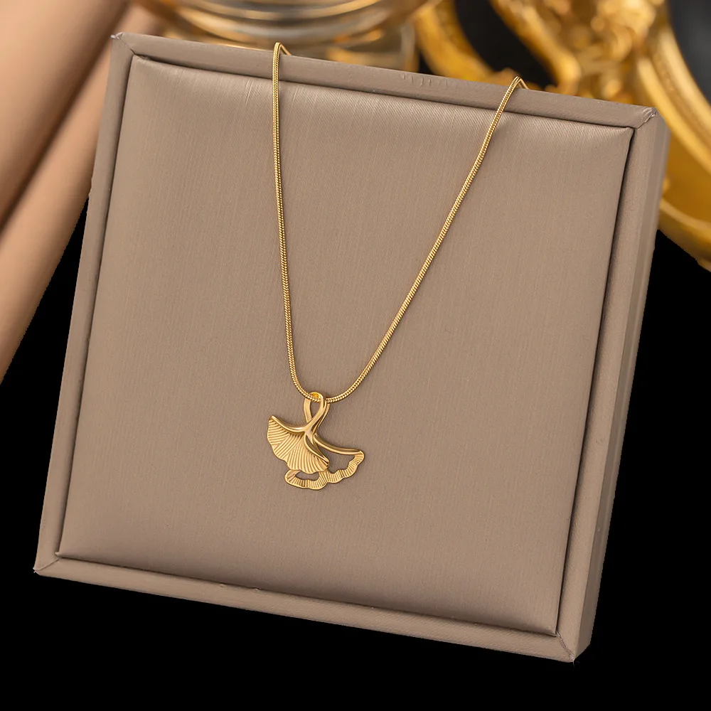 Luxury Gold Color Maple Leaves Pendant Necklace For Women Waterproof Stainless Steel New Trend Clavicle Chain Party Jewelry Gift