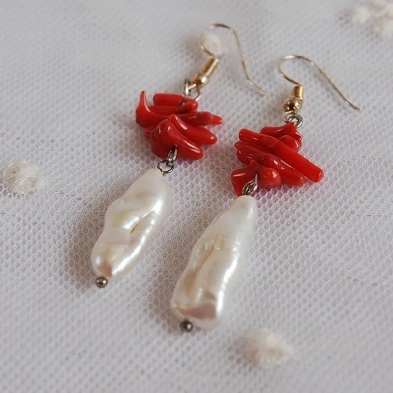 أقراط متدلية حمراء مرجانية مصنوعة يدويًا مع مجوهرات نسائية من حجر اللازورد لؤلؤ المياه العذبة