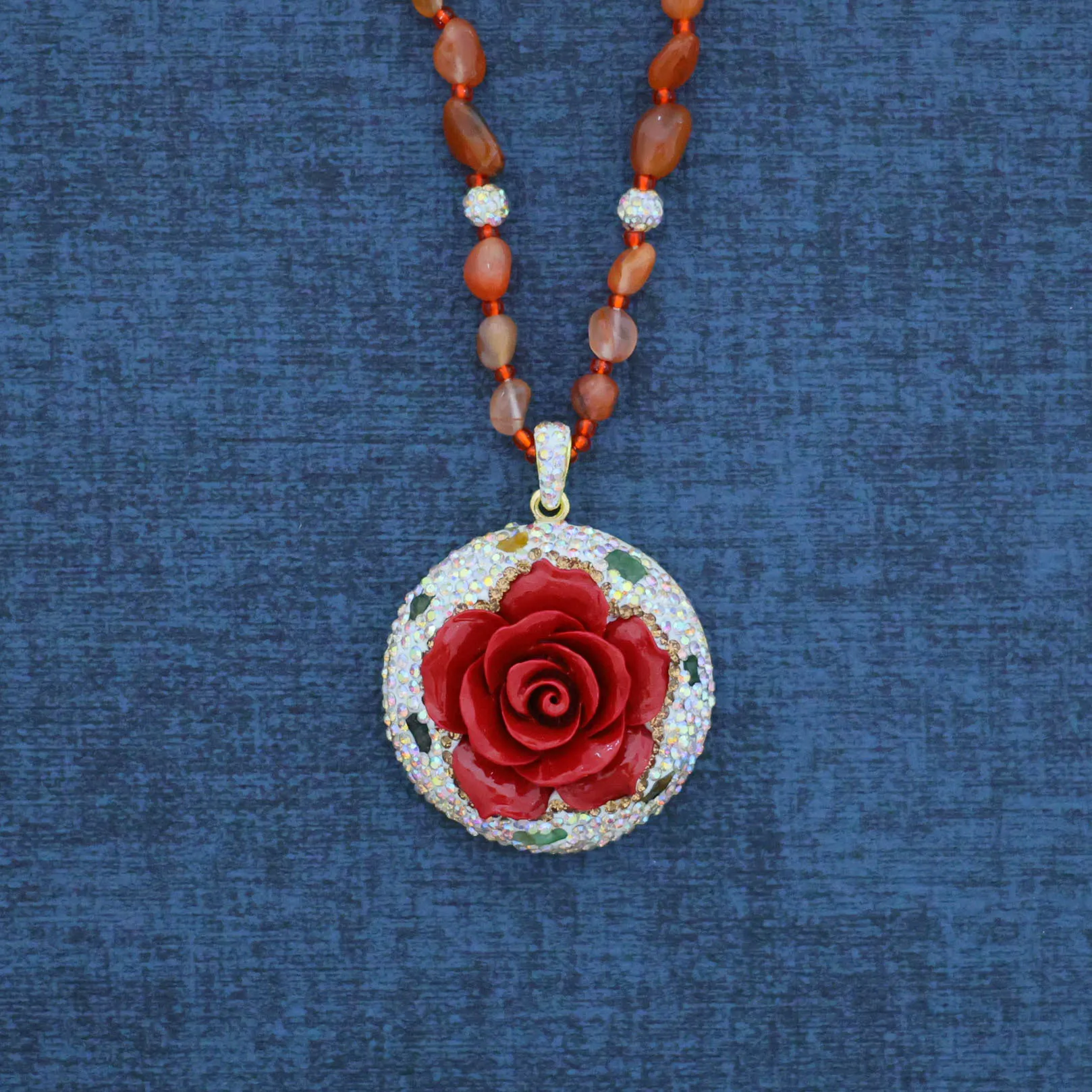 collar-con-colgante-de-agata-rosa-en-relieve-con-polvo-de-concha-y-lapislazuli-natural-novedad-de-transmisiones-en-vivo-de-celebridades-de-internet