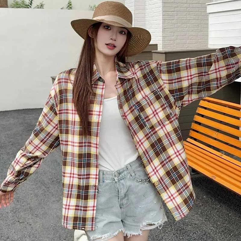 2025 Nuova camicia a quadri per donna Primavera Autunno Streetwear Camicette a maniche lunghe alla moda Camicia a quadretti casual allentata in cotone da donna