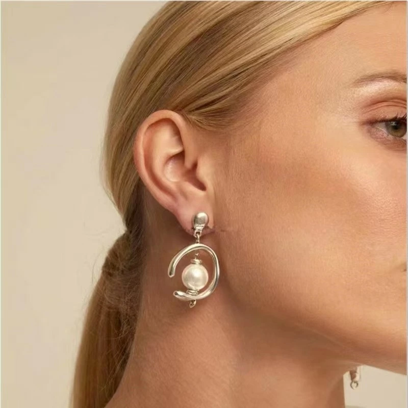 2023 UNOde50 Hot Selling High Quality Simple Pearl Women's Earrings Romantic Jewelry Gift Bag in Europe and America