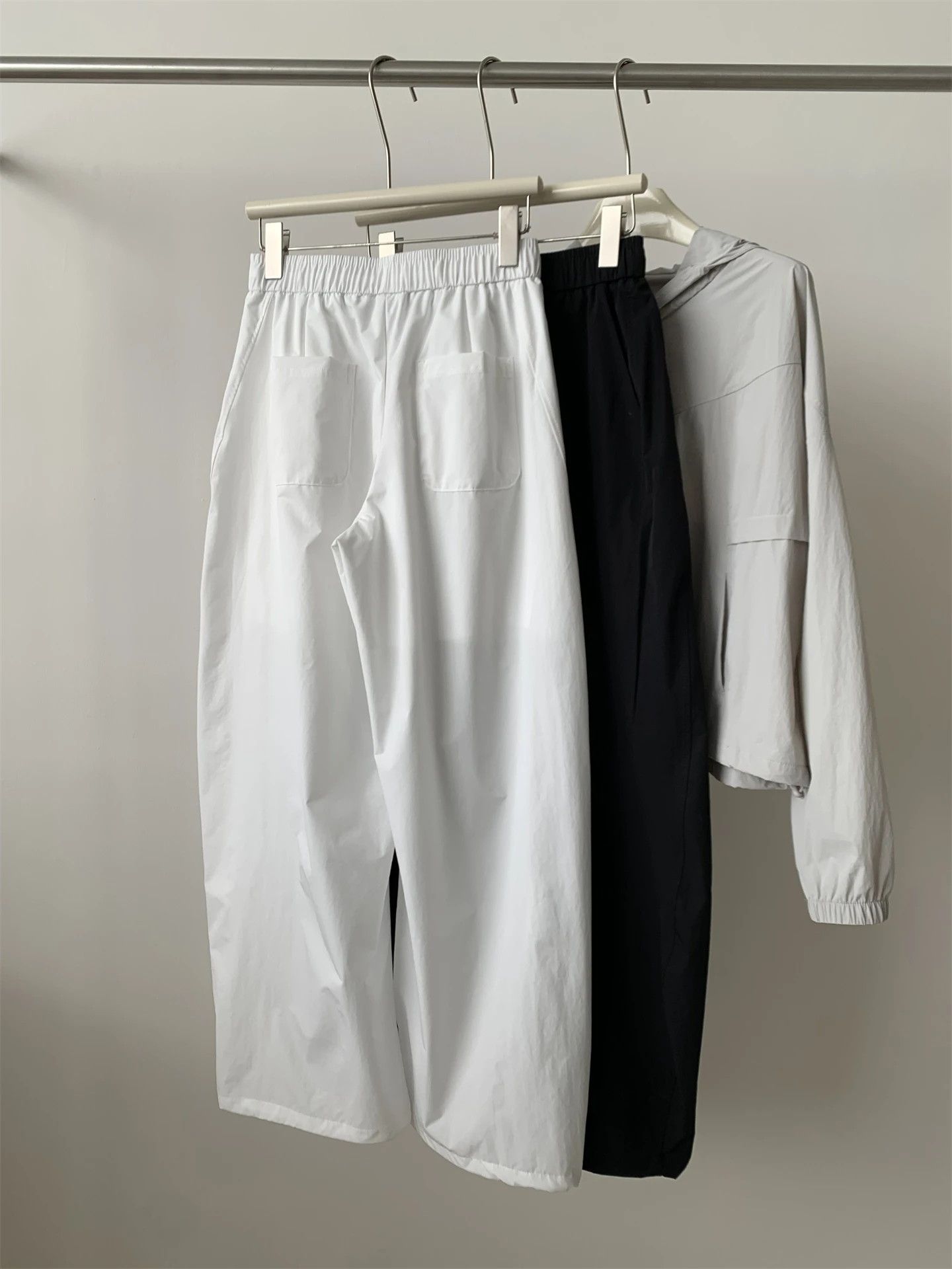 Lightweight Patchwork Curved-leg Cargo Pant Women, Relaxed Fit, Slimming, High-waisted, Wide-leg, Cuffed