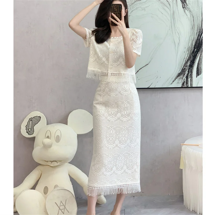

Chic Summer Lace Two Piece Set Elegant Women Square Colla Hollow Out Flower Tassel Crop Tops + Bodycon Slim Long Skirt Suit