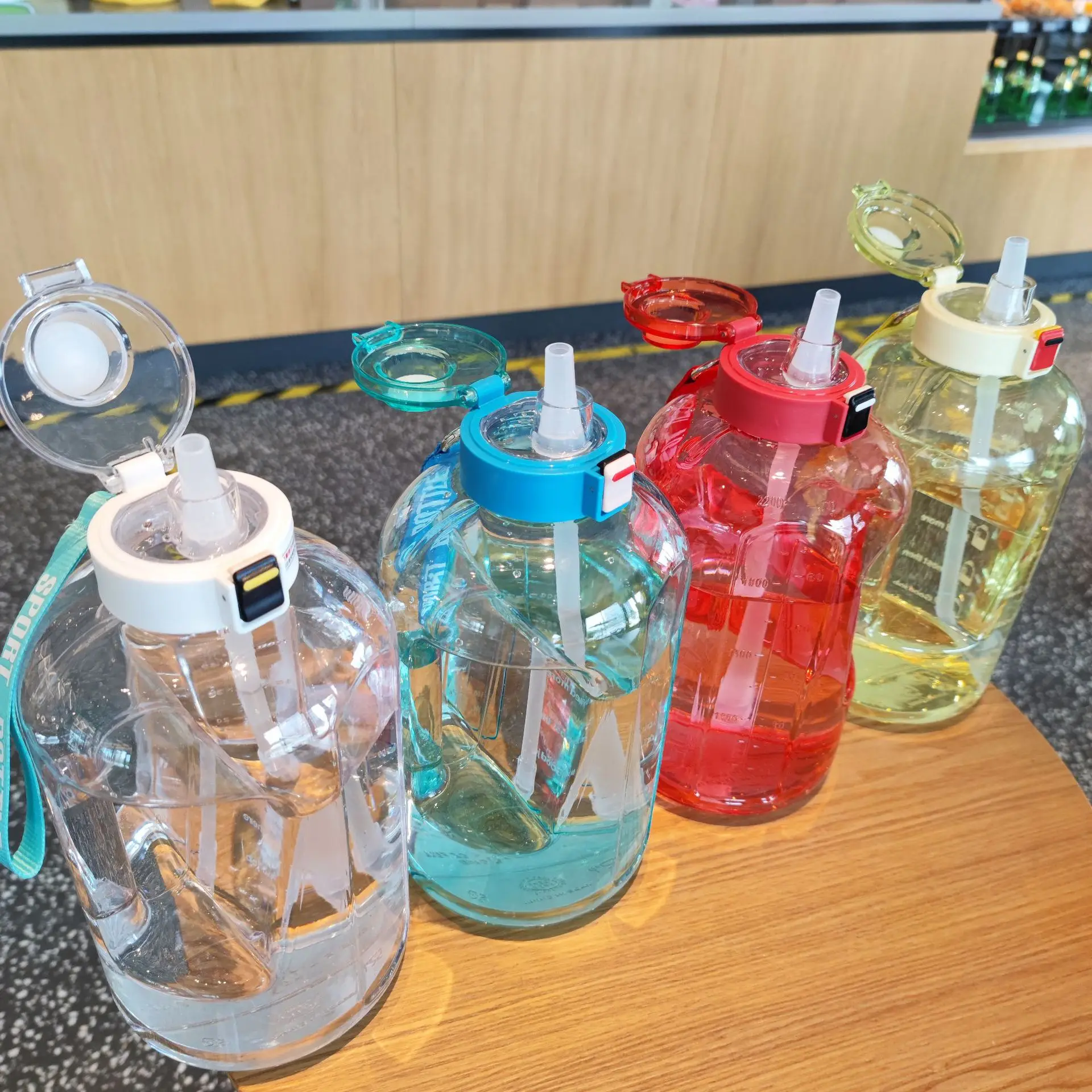 2.2L Straw Sport Cup Portable Cup Transparent Cup Fitness Sports Kettle Outdoor Plastic Portable Water Bottle for Couple