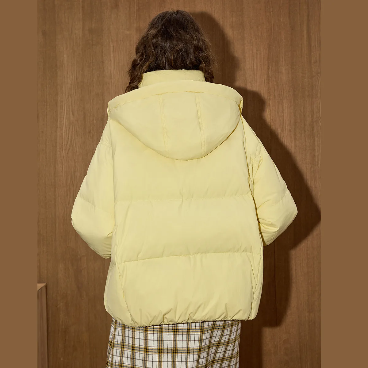 2025年冬 レディース 90%ダウン パファージャケット パフスリーブ フード付きジャケット イエロー ドローストリングディテール オーバーサイズスタイル 暖かい ルーズフィット
