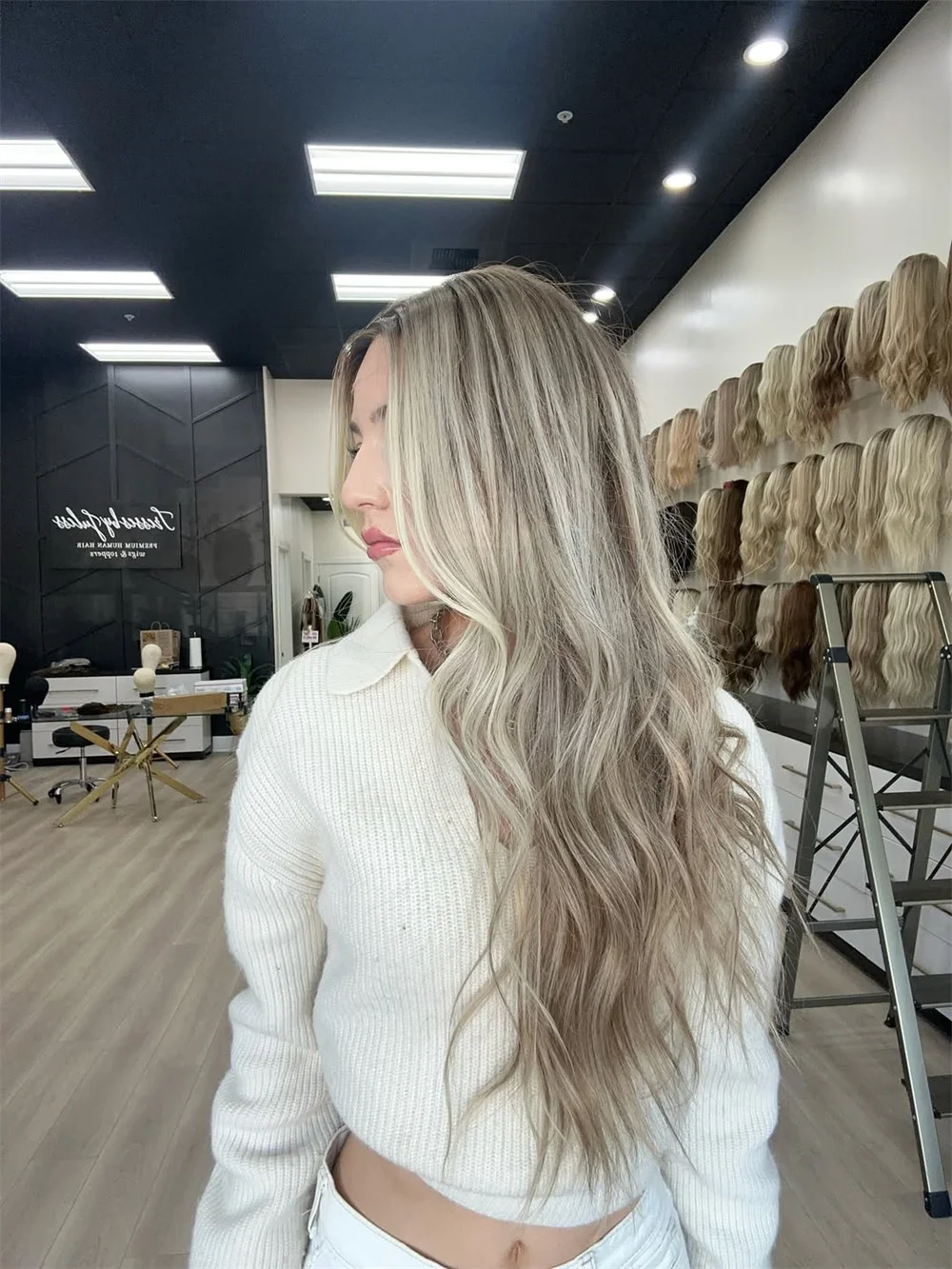 24 Inch Blonde Highlights Invisible Lace Wig for Women Long Wavy Balayage Ash Blonde 13x4 Synthetic Lace Front Human Hair Wig