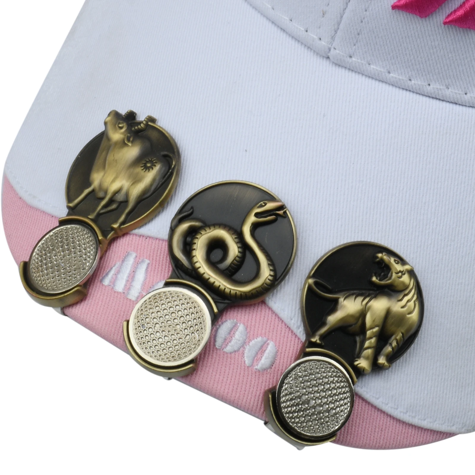 1 Pc Golf Hat Clip Chinese Zodiac Pattern Zinc Alloy 5*3cm with Magnetic Ball Marker 12 Kinds Lovely Animals Golf Accessories