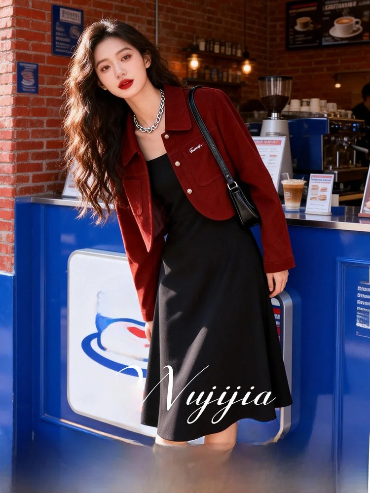 

Комплект больших размеров: модный винтажный укороченный жакет и платье на бретельках, весна 2026, повседневный кардиган из полиэстера