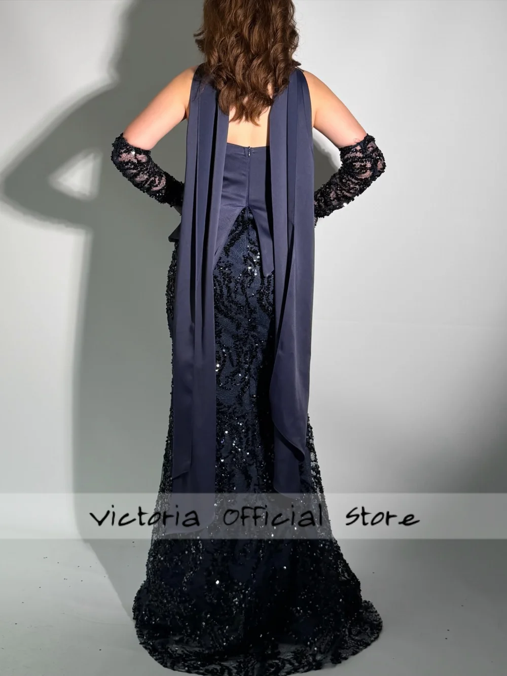 Maßgeschneidertes marineblaues Satin-Abschlussballkleid mit Herzausschnitt, ärmellos, bodenlang, Abendkleider, Partykleid, Saudi-Arabien