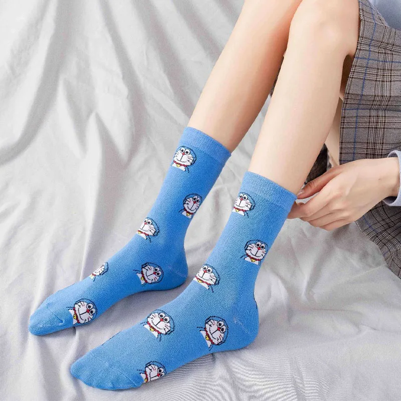 Nuovi calzini di cotone a tubo medio Kawaii Doraemon Cartoon Jacquard bella moda confortevole autunno e inverno ragazza regalo di compleanno