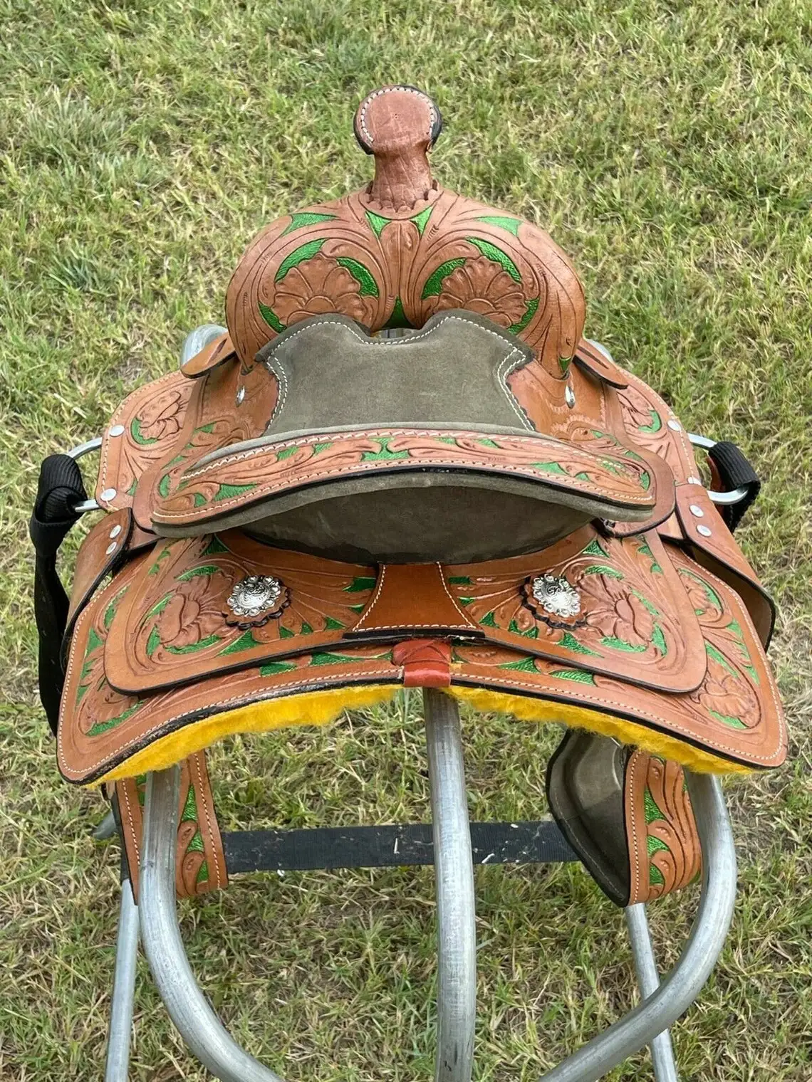 Handmade Premium Quality Leather Western Barrel Racing Horse Saddle Trail Custom Size Design Color With All Accessories Included