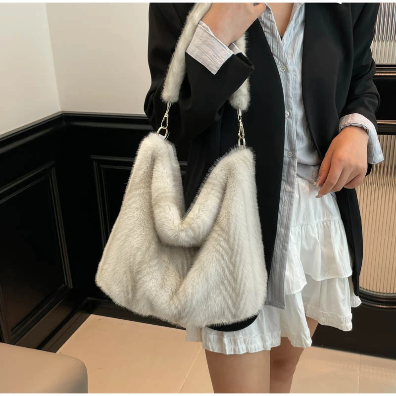 Weiche Kunstfell-Umhängetasche, Flauschige Plüsch-Handtasche für Damen, Warme Wintertasche für den Alltag, Große Kapazität, Leichtgewicht – Detail 6