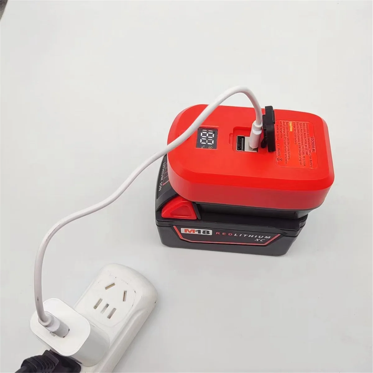 Cargador adaptador de A57G-65W para batería de iones de litio Milwaukee de 18V con puerto tipo C y puerto USB convertidor adaptador de carga USB inverso