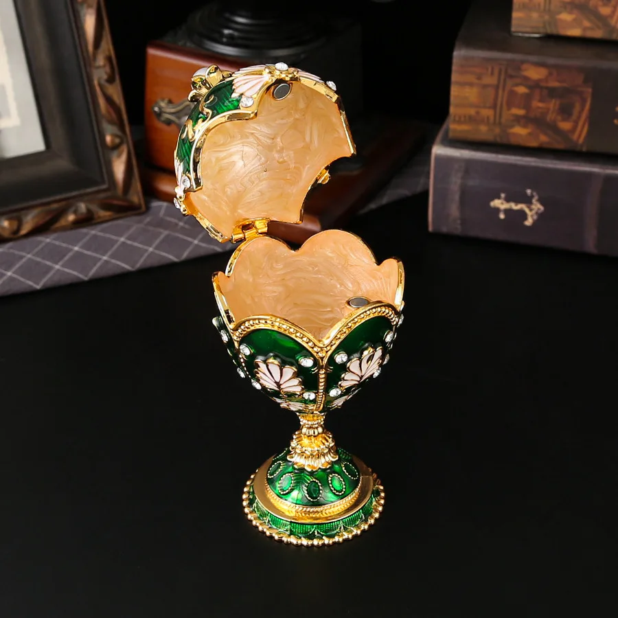 

An egg-shaped jewelry box, jewelry storage box, desktop storage box with diamonds, suitable for Valentine's Day gifts, holiday c