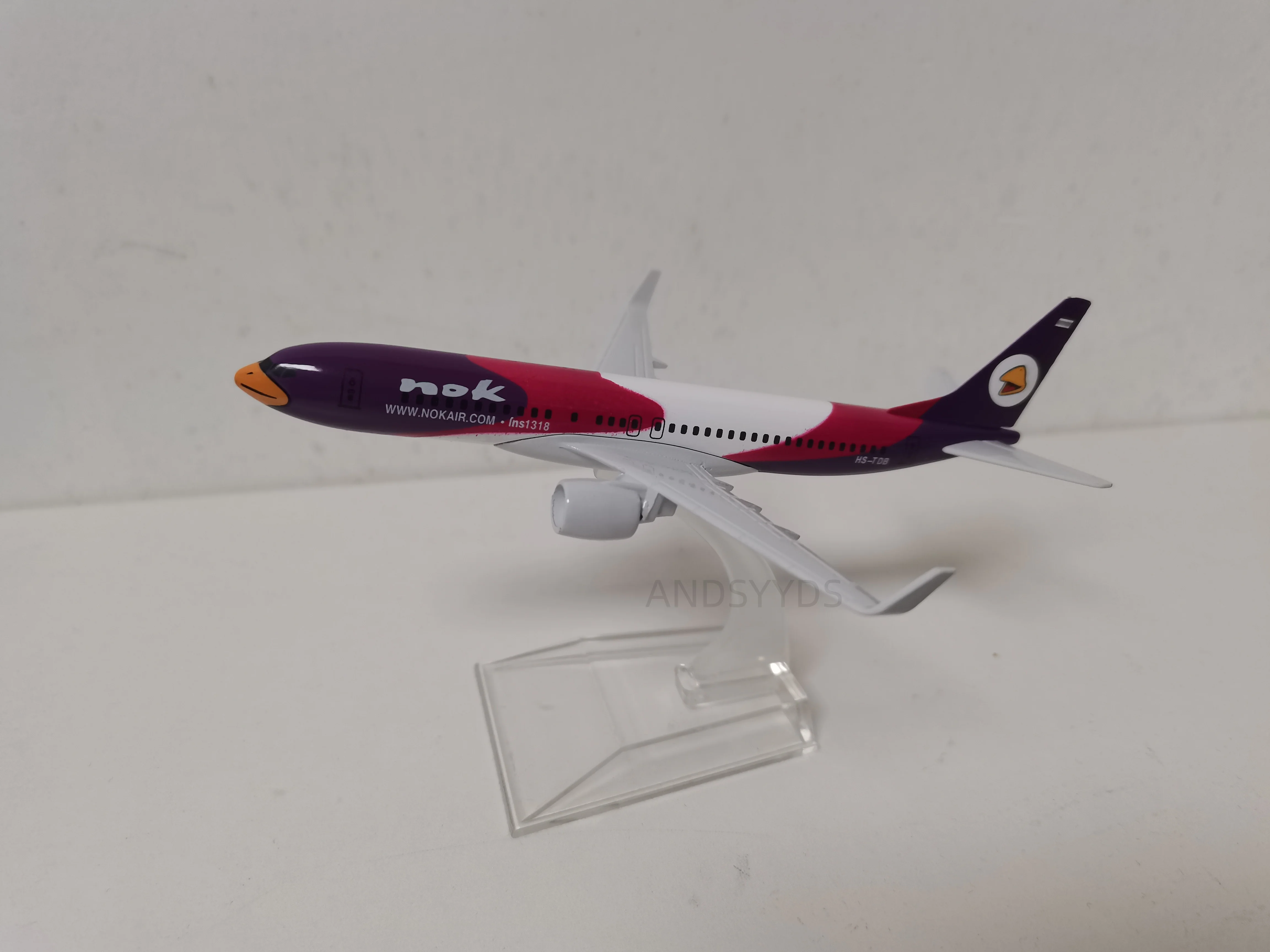 

Имитация самолета из сплава 16 см B737, масштаб воздуха, Таиланд, серия Nok, модель самолета, игрушечный дисплей, авиационный самолет с шасси