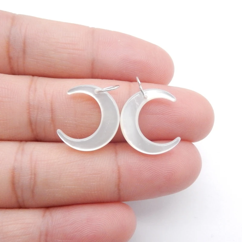 

Moon Shaped Mother of Pearl Earring Beads 15x13x3mm 1.2g Natural Stone Handmade Gemstone for Women Jewelry Making