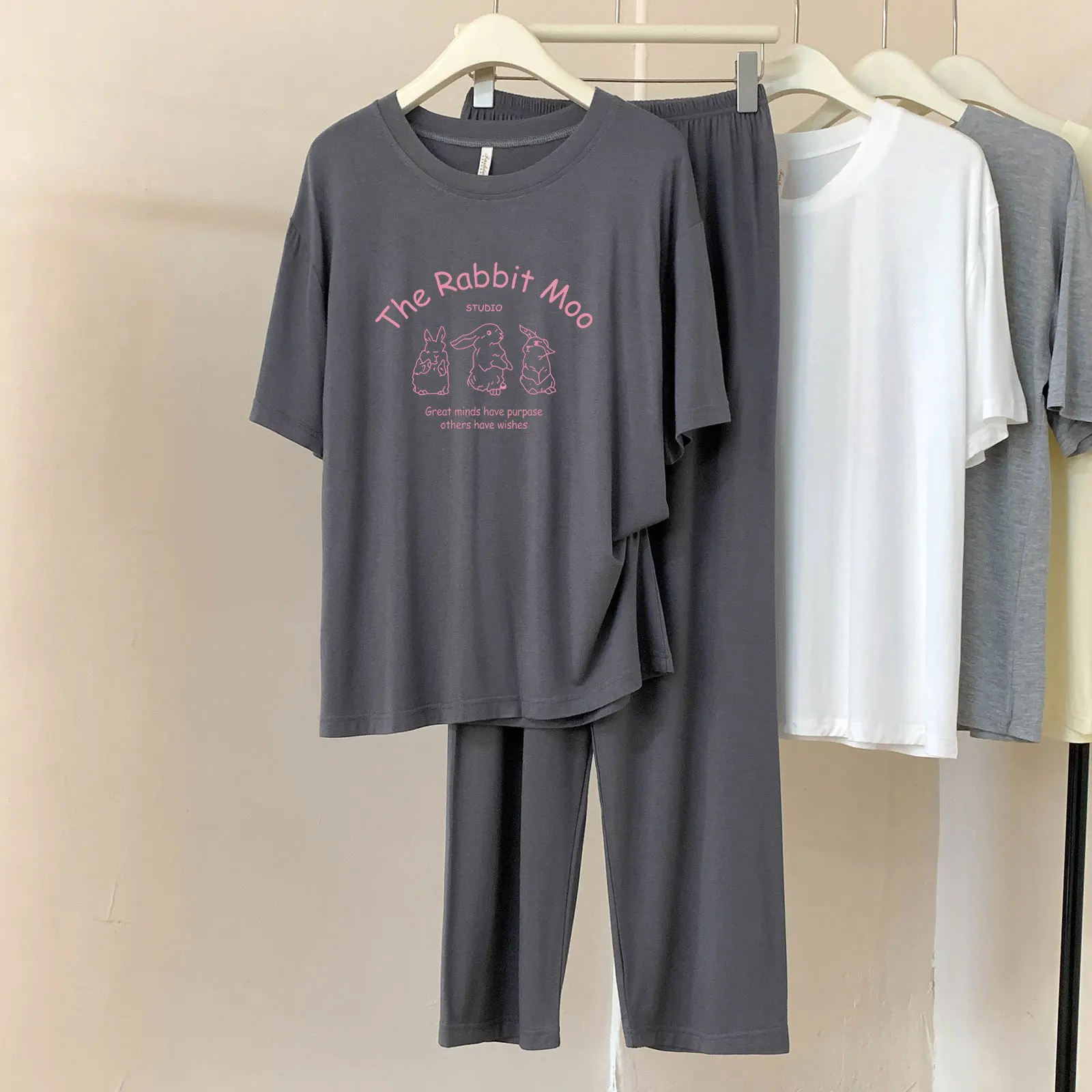 Dc131 модальные брюки с короткими рукавами, пижамы для женщин, милый и милый летний комплект 2025, новый повседневный комплект домашней одежды