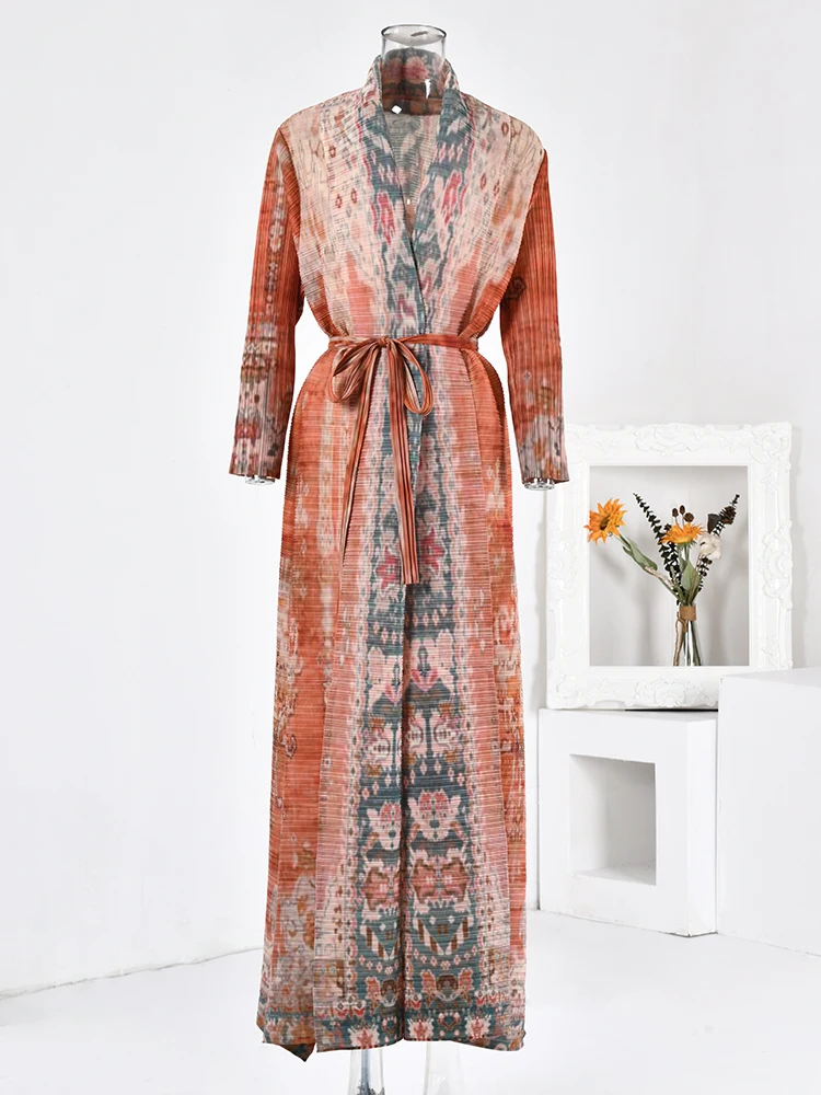 

Retro Ethnic Style Pleated Maxi Windbreaker Women's Printed Lapel Long Sleeved Thin Belt Jacket Women's Fashion Clothing Autumn