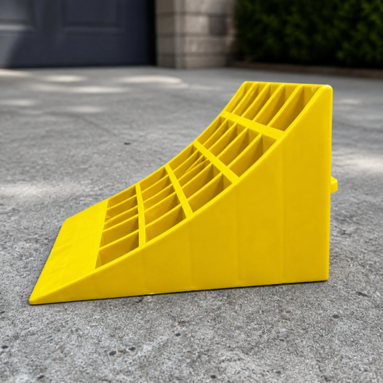 Triangular Vehicle Wheel Chock Simple to Position and Store Vehicle Roll Stopper Parking Aid for Passenger Car Drivers, Roadside