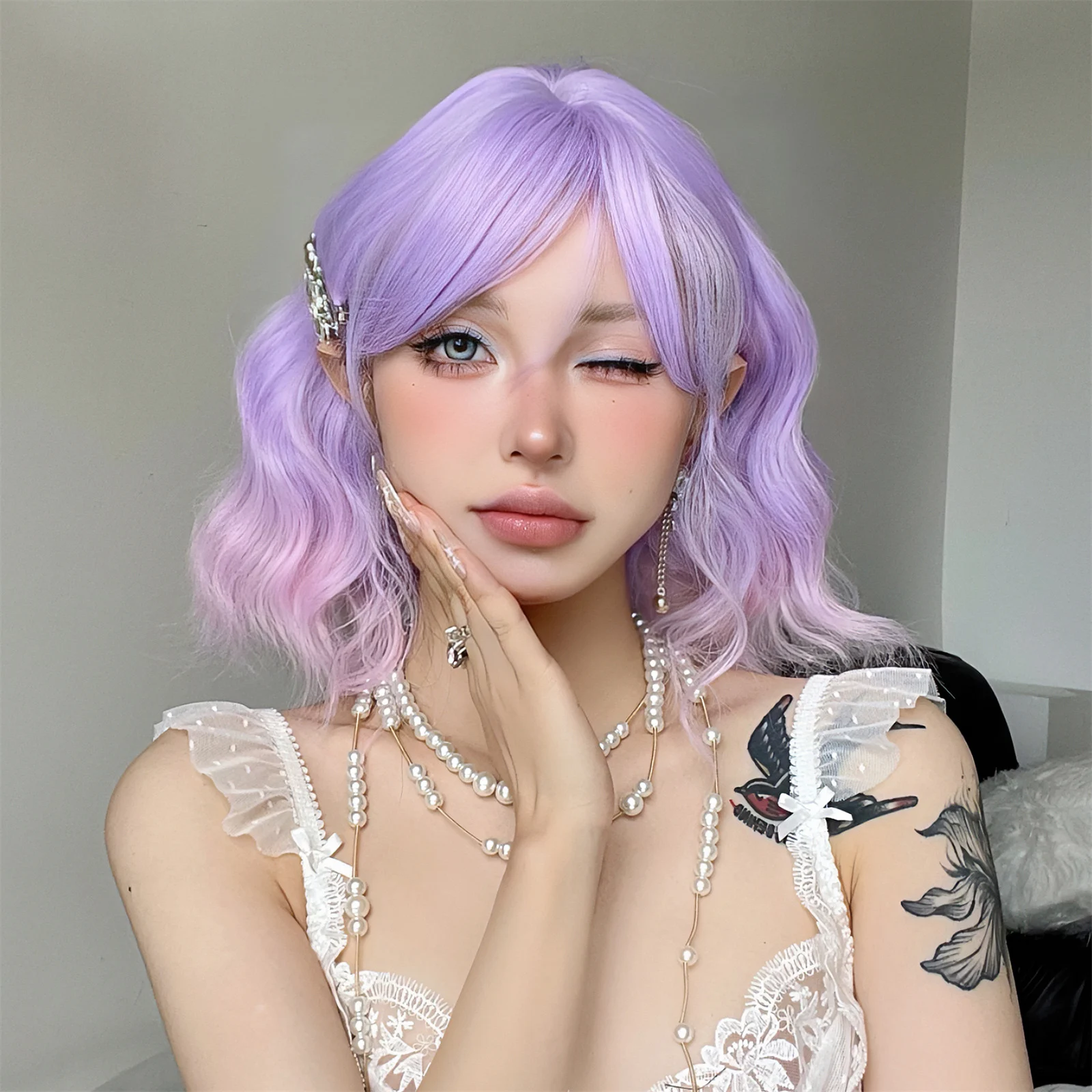 Short Cute Synthetic Wavy Curly Wigs Ombre Purple Hair Wig with Bangs for Girls and Women Daily Cosplay Party Use Heat Resistant